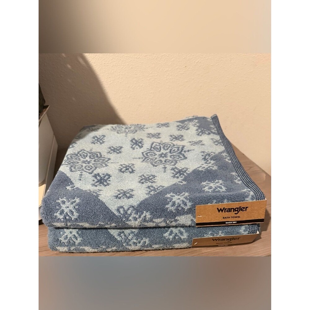 Wrangler Blue Paisley Bath Towels-2